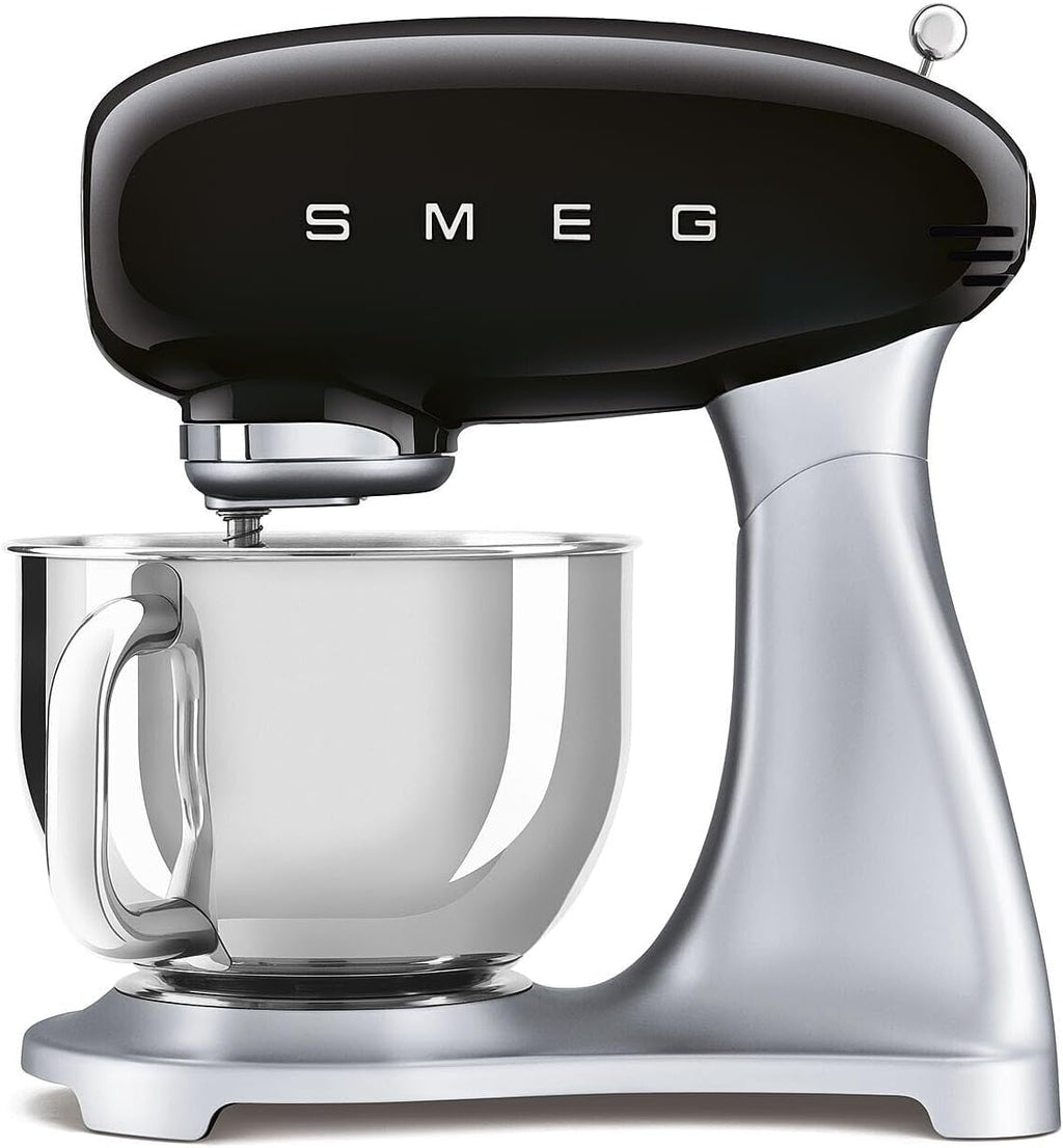 SMEG SMF04 - Batidora de pie Classico de 5 cuartos con arranque suave y mezcla constante, motor de 600 W, 10 velocidades, cuenco de acero inoxidable y escudo de vertido, mezclador planetario estilo