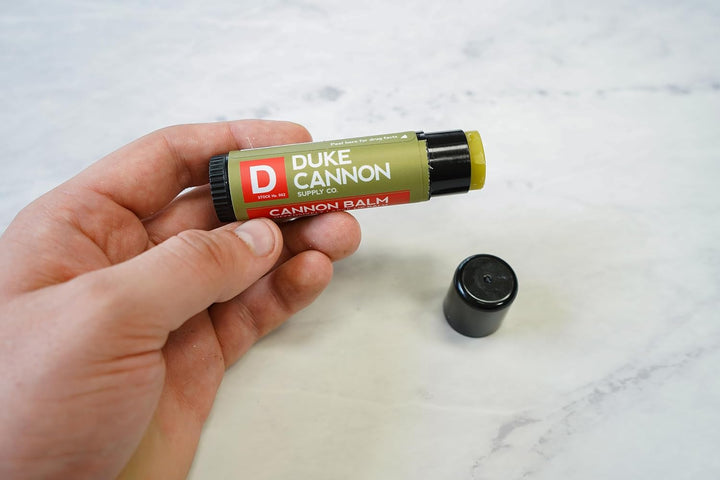 Duke Cannon Balm Bálsamo labial táctico paquete de 3 con SPF 15, 0....