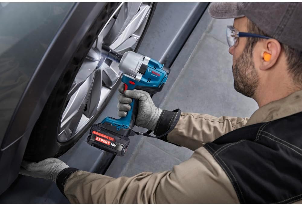 BOSCH GDS18V-780N Llave de impacto de 18 V sin escobillas de ½ pulgada de par medio con 740 pies.-Lbs. Par máximo de ruptura y liberación automática de pernos (herramienta desnuda)