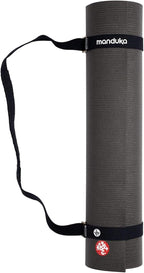 Manduka Esterilla transportadora de yoga – Algodón ecológico, fácil de transportar, manos libres, para todos los tamaños de esterilla, 68 x 1.5 pulgadas