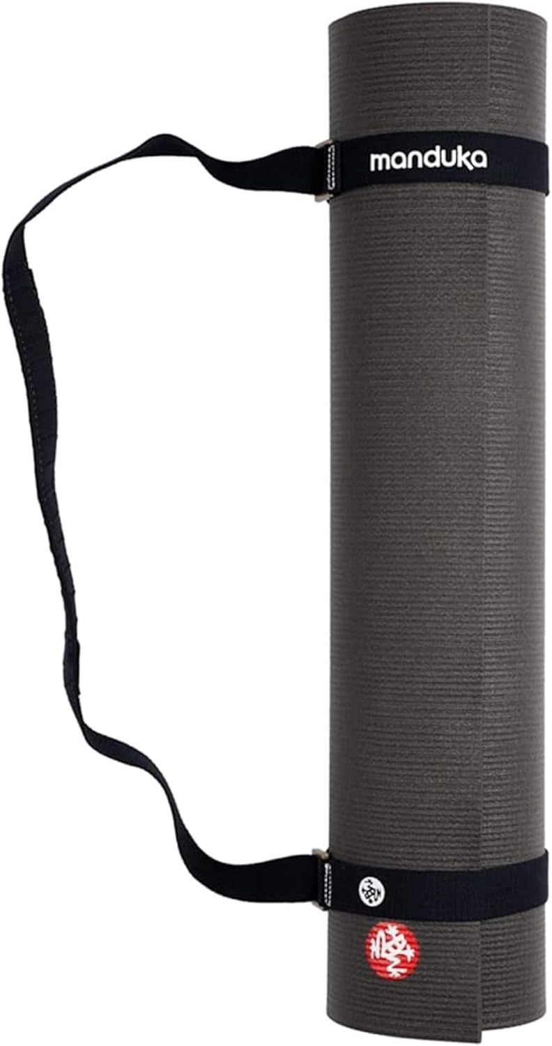 Manduka Esterilla transportadora de yoga – Algodón ecológico, fácil de transportar, manos libres, para todos los tamaños de esterilla, 68 x 1.5 pulgadas