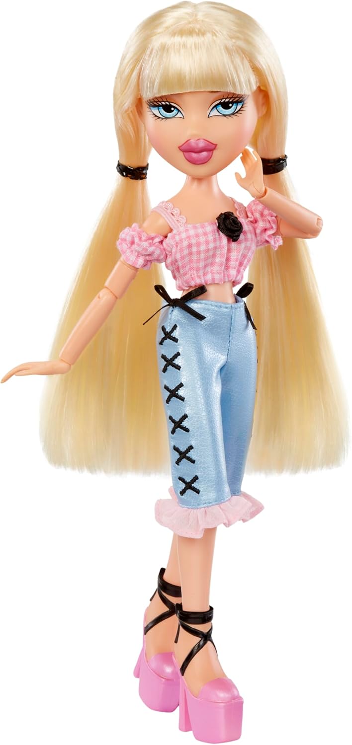 Bratz Goin' Out! Muñeca de moda Cloe con accesorios