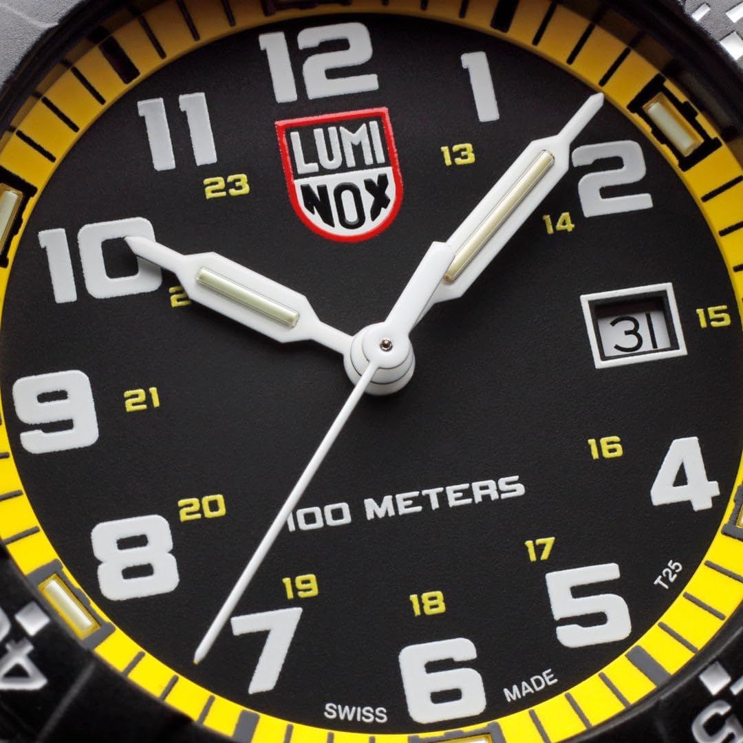 Reloj Luminox XS.0325 para hombre 1.732 en, cuarzo suizo, resistente al agua 10 ATM
