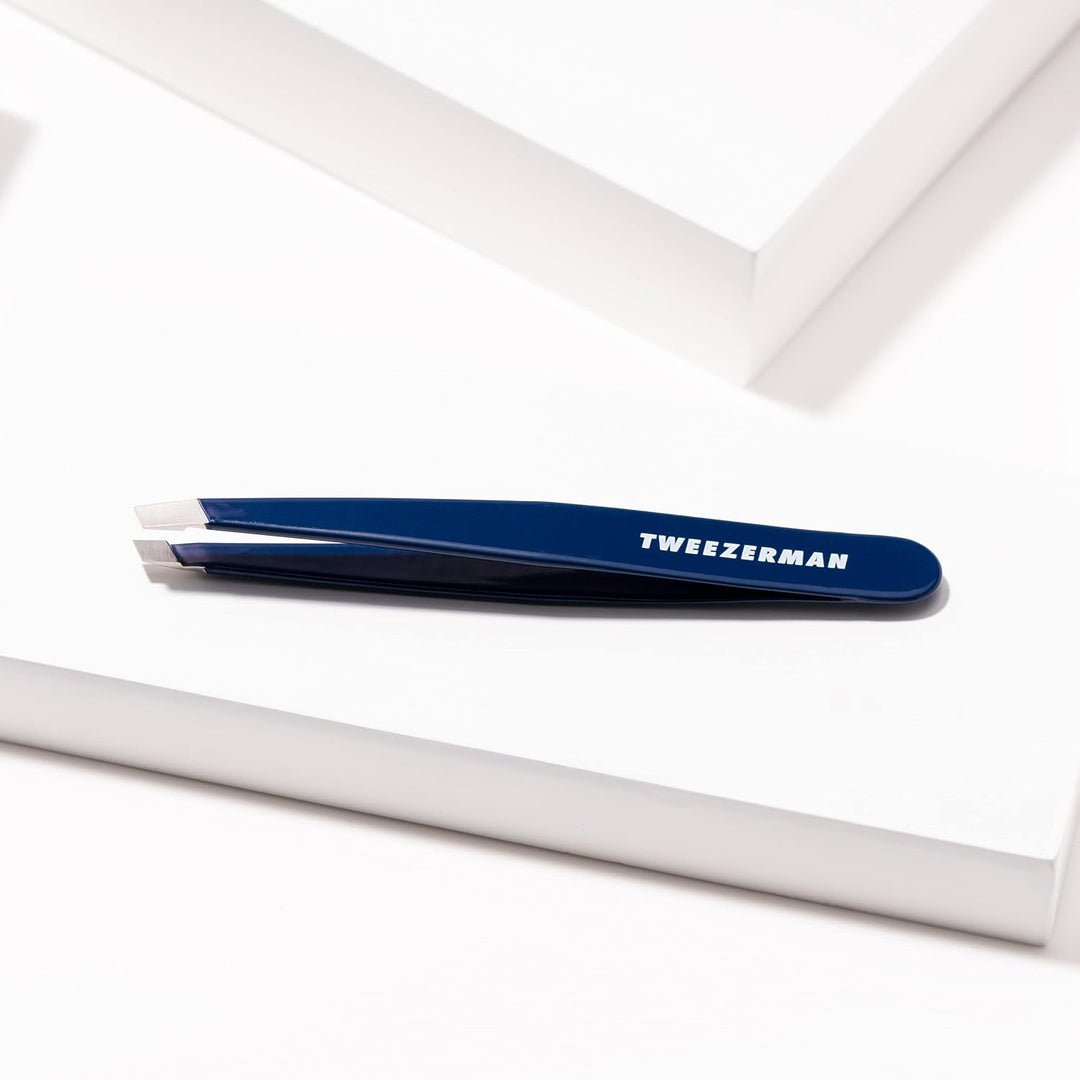 Tweezerman - Pinza inclinada exclusiva azul de noche, pinzas para d...