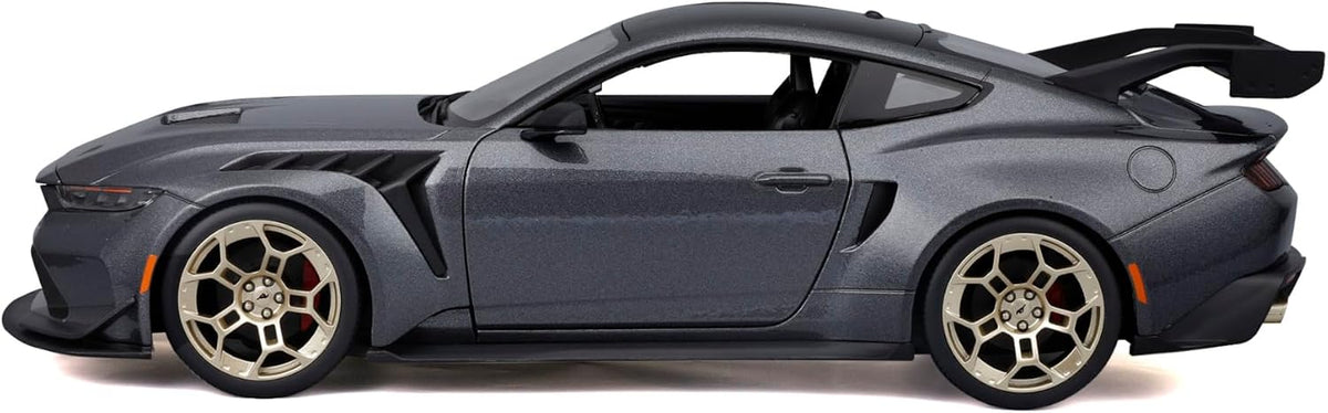 Maisto 1:18 Edición Especial 2025 Ford Mustang GTD, Gris Metálico