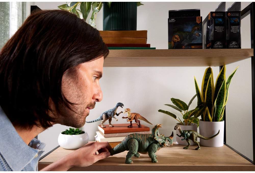 Mattel Jurassic World Hammond Collection Sinoceratops Figura de juguete