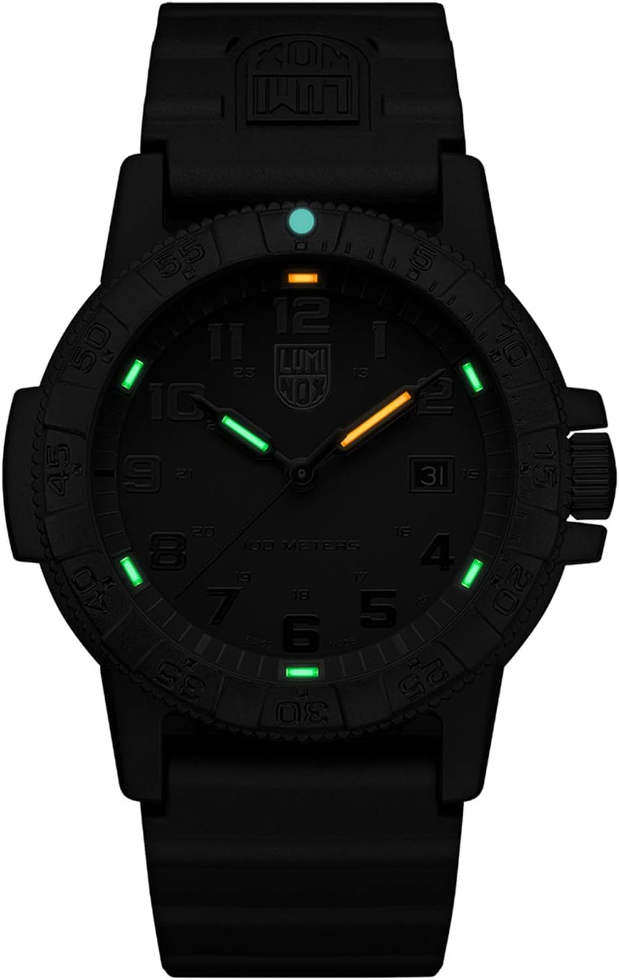 Luminox Leatherback SEA Turtle Giant Blackout Reloj para Hombre - Reloj de Buceo con Función de Fecha Resistente al Agua 100m