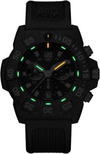 Luminox Navy Seal Cronógrafo Reloj para hombre 1.772 in Serie 3580/3590 Cronógrafo militar CARBONOX™ Reloj de cuarzo suizo 200M impermeable auto luminoso
