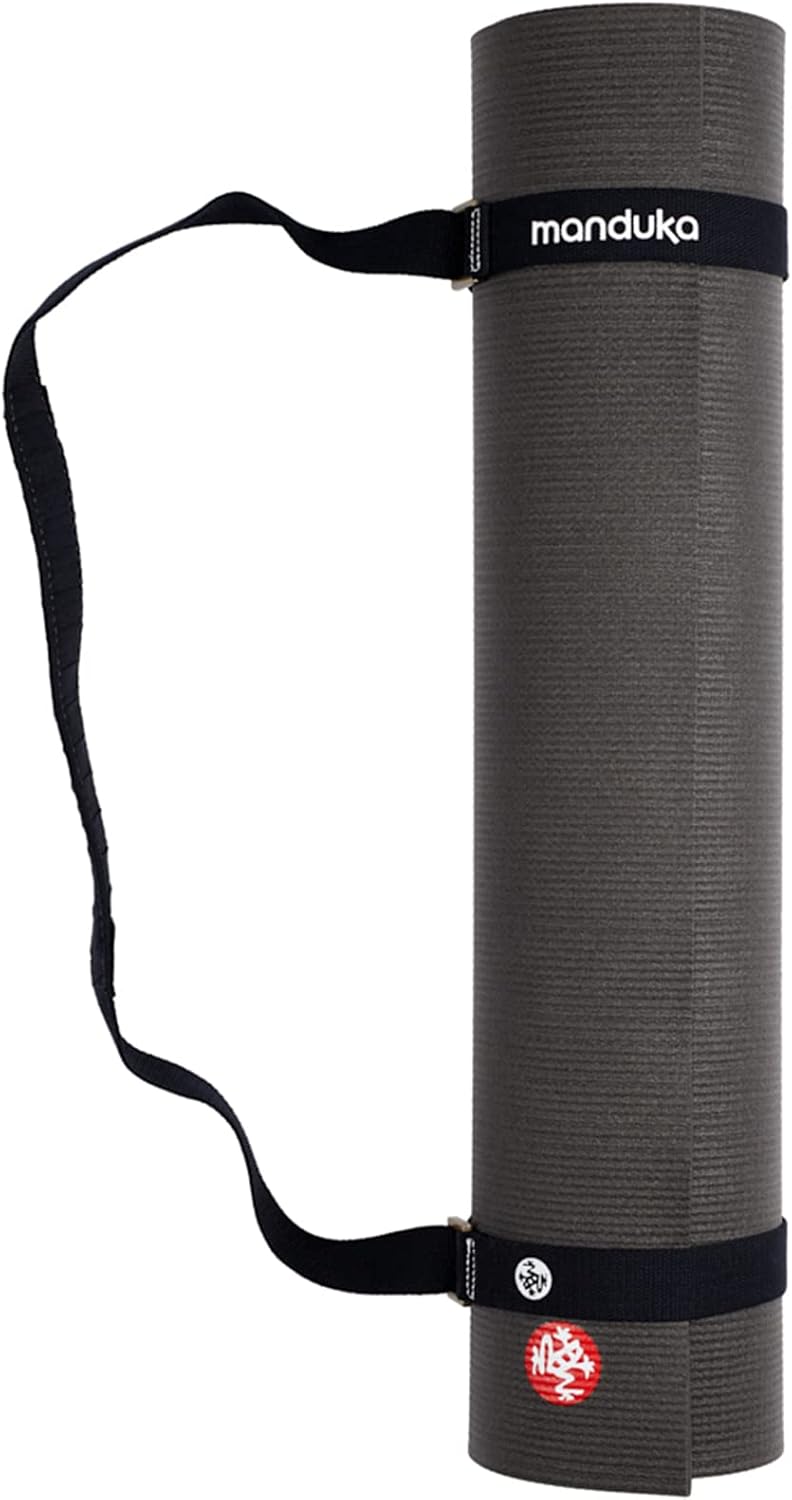 Manduka Esterilla transportadora de yoga – Algodón ecológico, fácil de transportar, manos libres, para todos los tamaños de esterilla, 68 x 1.5 pulgadas