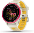 Garmin® Forerunner® 570, 42mm, Reloj inteligente avanzado GPS para correr y triatlón, pantalla AMOLED, funciones de entrenamiento y recuperación, aluminio frambuesa con banda translúcida hueso/mango