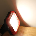 CRAFTSMAN - Luz de trabajo portátil inclinable LED de 1100 lúmenes, 4000 K