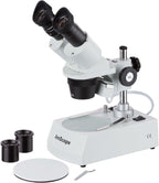 AmScope Microscopio estéreo binocular delantero SE306R-PZ, oculares WF10x y WF20x, aumento 10X-80X, objetivos 2X y 4X, fuente de luz halógena superior e inferior, soporte de pilar, 120V, blanco
