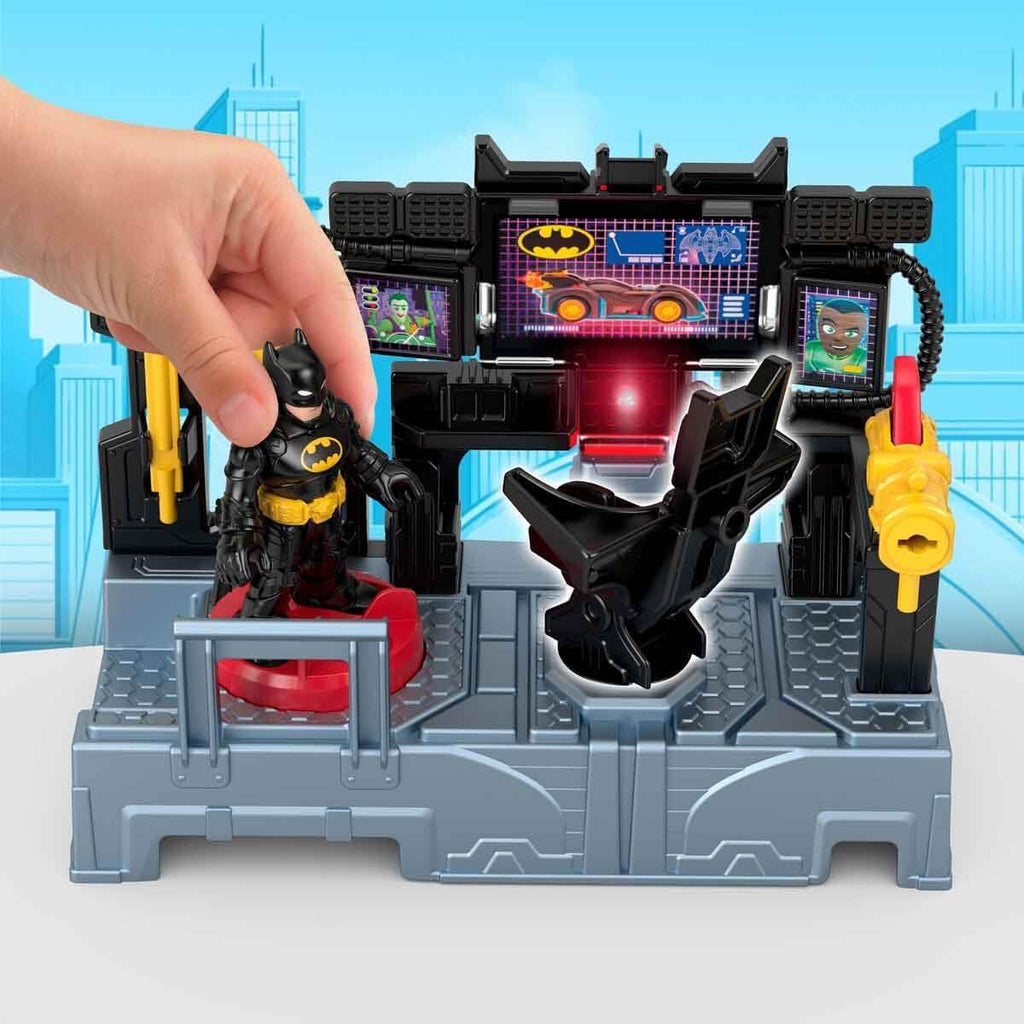 Fisher-Price Imaginext DC Super Amigos, Juego de Figuras de Batman Centro de Mando de Bate con Luces para Niños en Preescolar de 3+ Años