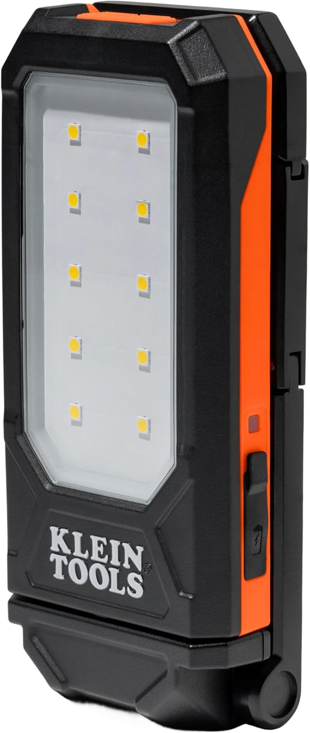 Klein Tools 56079 Luz de trabajo personal recargable delgada, 500 lúmenes, linterna portátil LED magnética, rotación de 360 grados y mosquetón, luz de inspección recargable USB-C