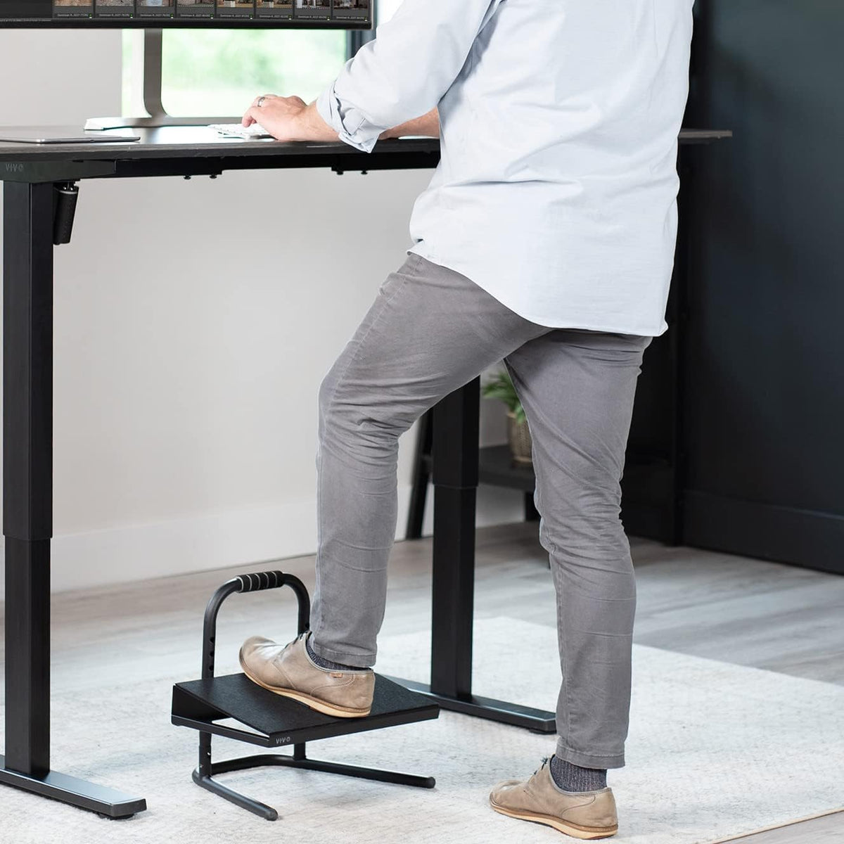 Lámpara VIVO Reposapiés ergonómico ajustable en altura con plataforma de alivio, taburete elevado para estación de trabajo cómoda de sentarse a pararse, superficie antideslizante, portátil, para uso en casa