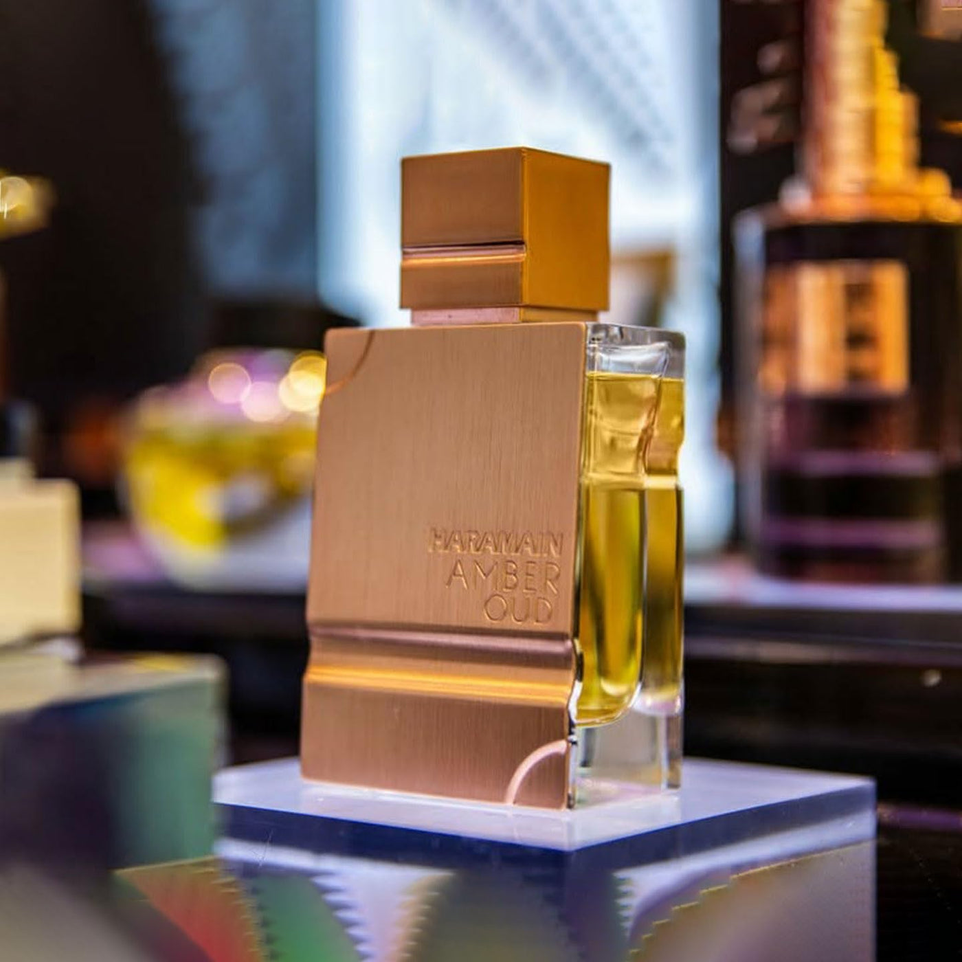 Al Haramain Amber Oud Eau De Parfum en espray de 2.0 onzas líquidas...