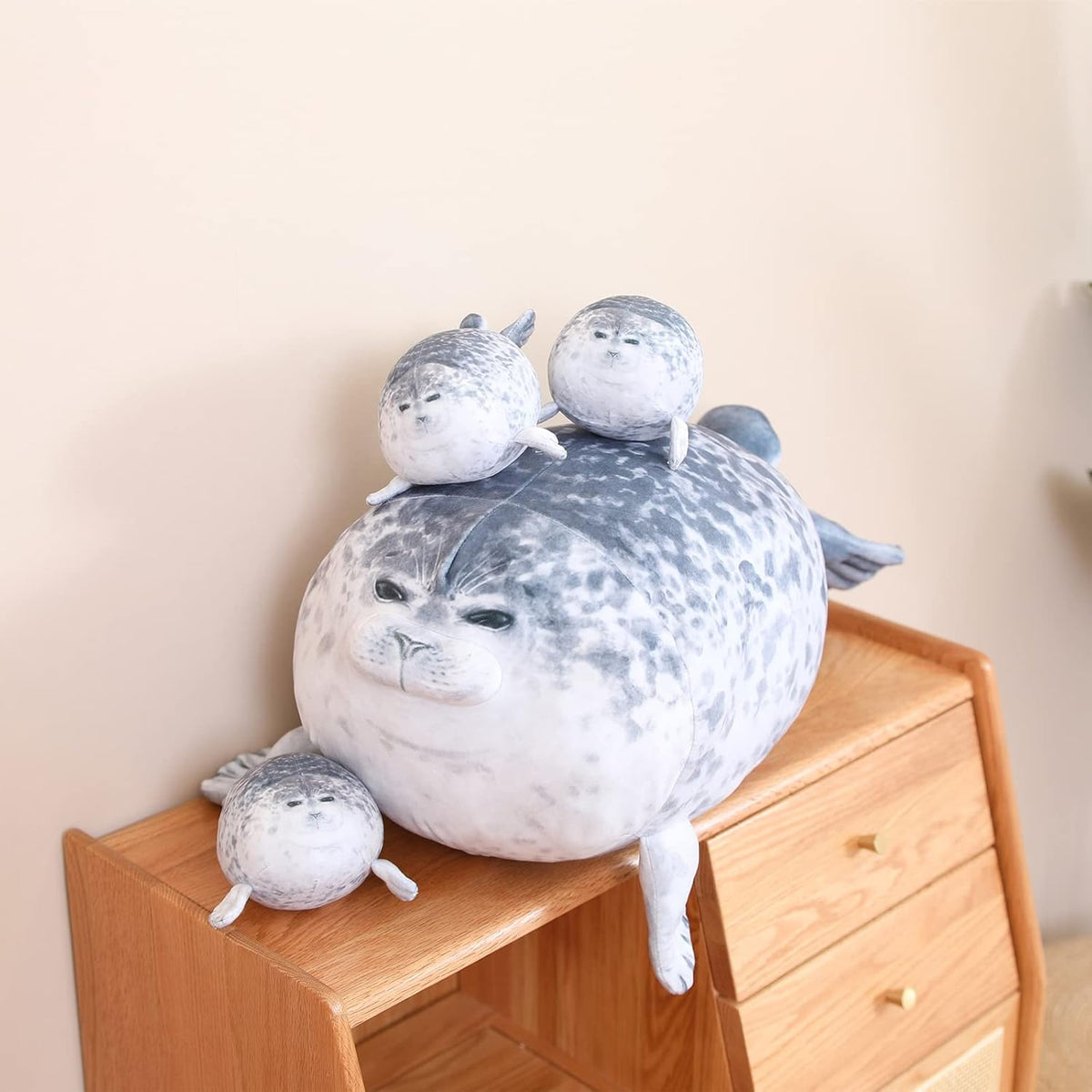 SQEQE Chubby Seal Almohada de peluche con 4 peluches de foca de bebé en su barriga, Sello