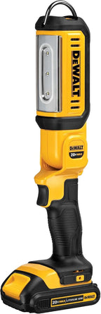 DEWALT 20 V MAX - Luz de trabajo LED, linterna recargable, cabezal giratorio, solo herramienta (DCL050)