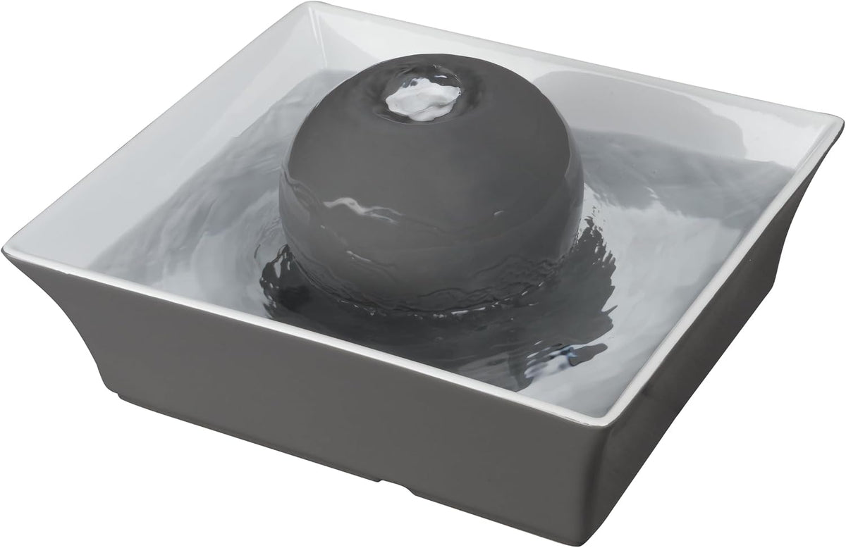 PetSafe Drinkwell - Fuente de agua de cerámica para mascotas, dispensador automático silencioso de 70 onzas para gatos y perros con filtros, diseño cuadrado apto para lavavajillas
