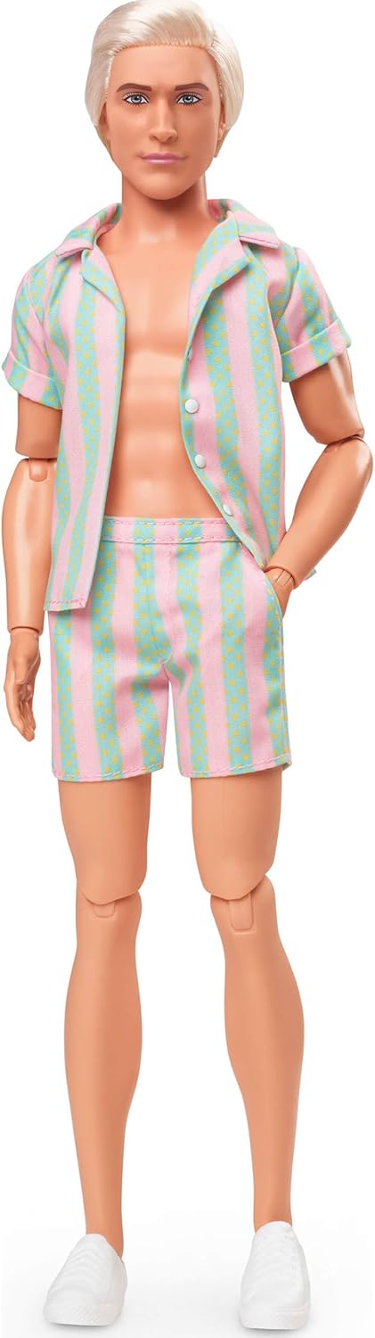 Barbie The Movie Ken Doll con juego de playa a rayas rosa pastel y...