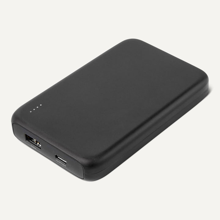 Amazon Basics Cargador portátil delgado con pantalla LED, 10.000 mA...