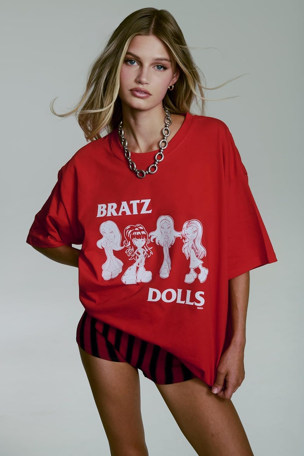 Muñeca de moda Bratz Stylin' Jade con camiseta personalizable para ti y accesorios