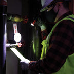 KLEIN TOOLS 56412 Linterna LED recargable con luz de inundación