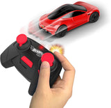 Hot Wheels Coche de juguete RC Tesla Roadster en escala 1:64, vehíc...