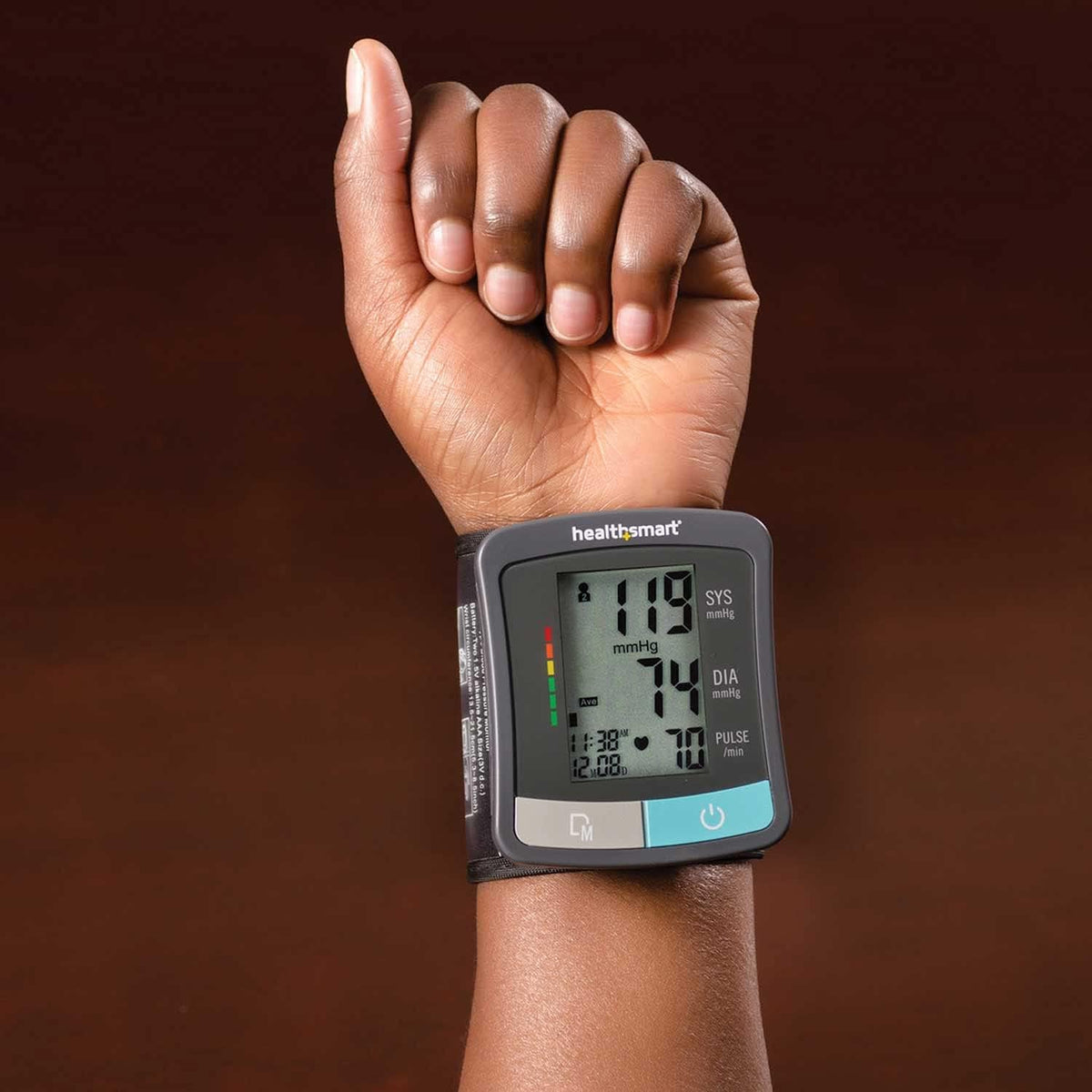 HealthSmart Monitor de presión arterial estándar digital con brazalete superior automático que muestra la frecuencia del pulso y los latidos cardíacos irregulares, almacena hasta 120 lecturas para 2
