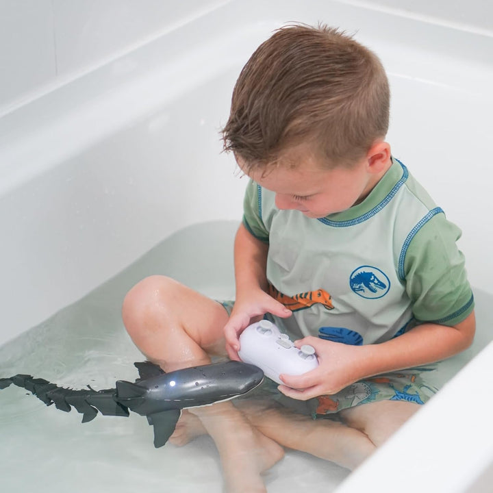 Playtigo Juguetes de piscina de tiburón con control remoto de 2.4 G...