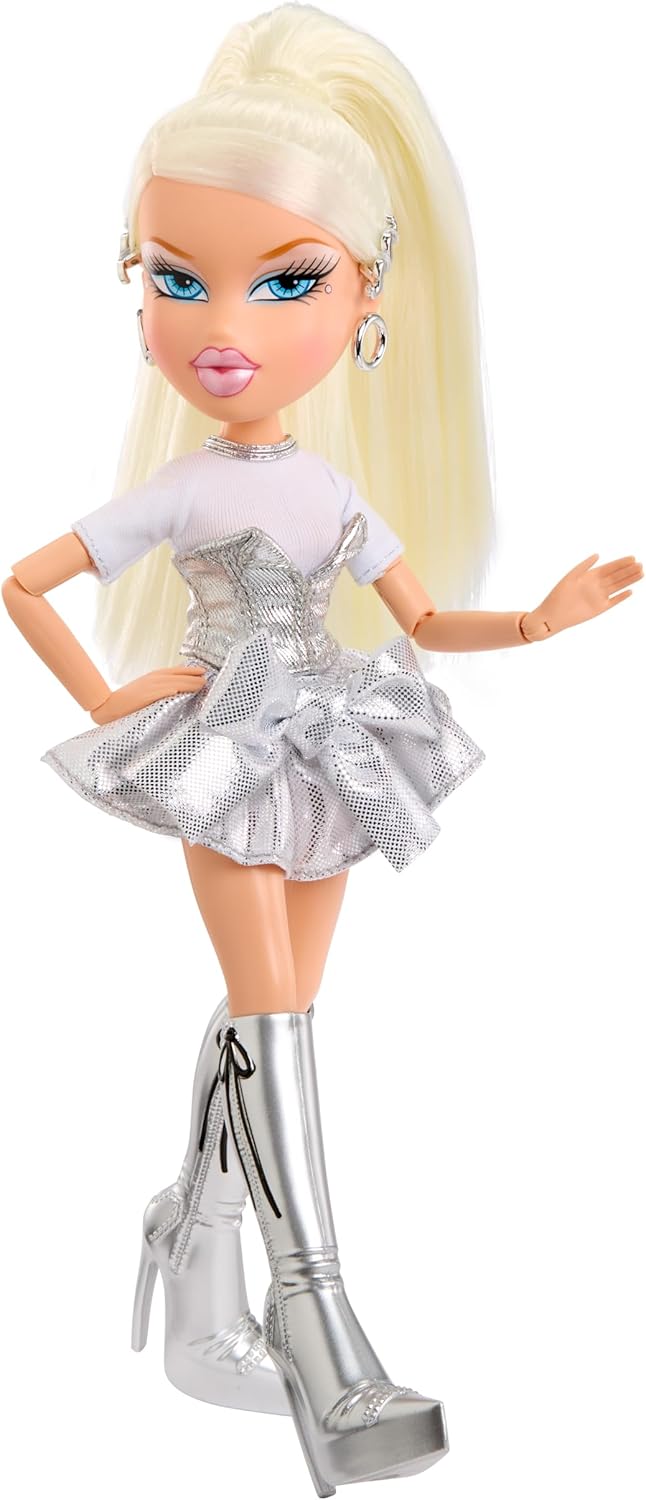 Bratz Charmz Cloe Muñeca de moda con pulsera de encanto