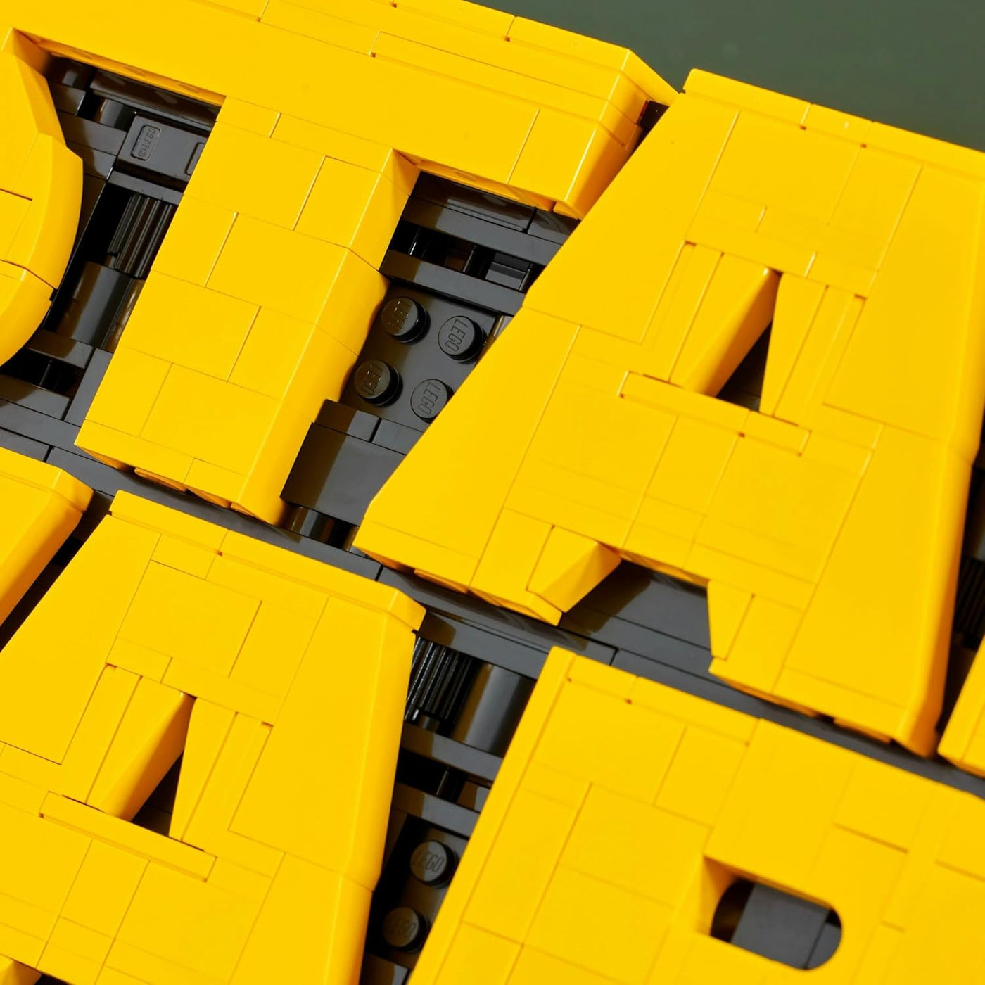 LEGO Star Wars Logo de Star Wars construido con ladrillo
