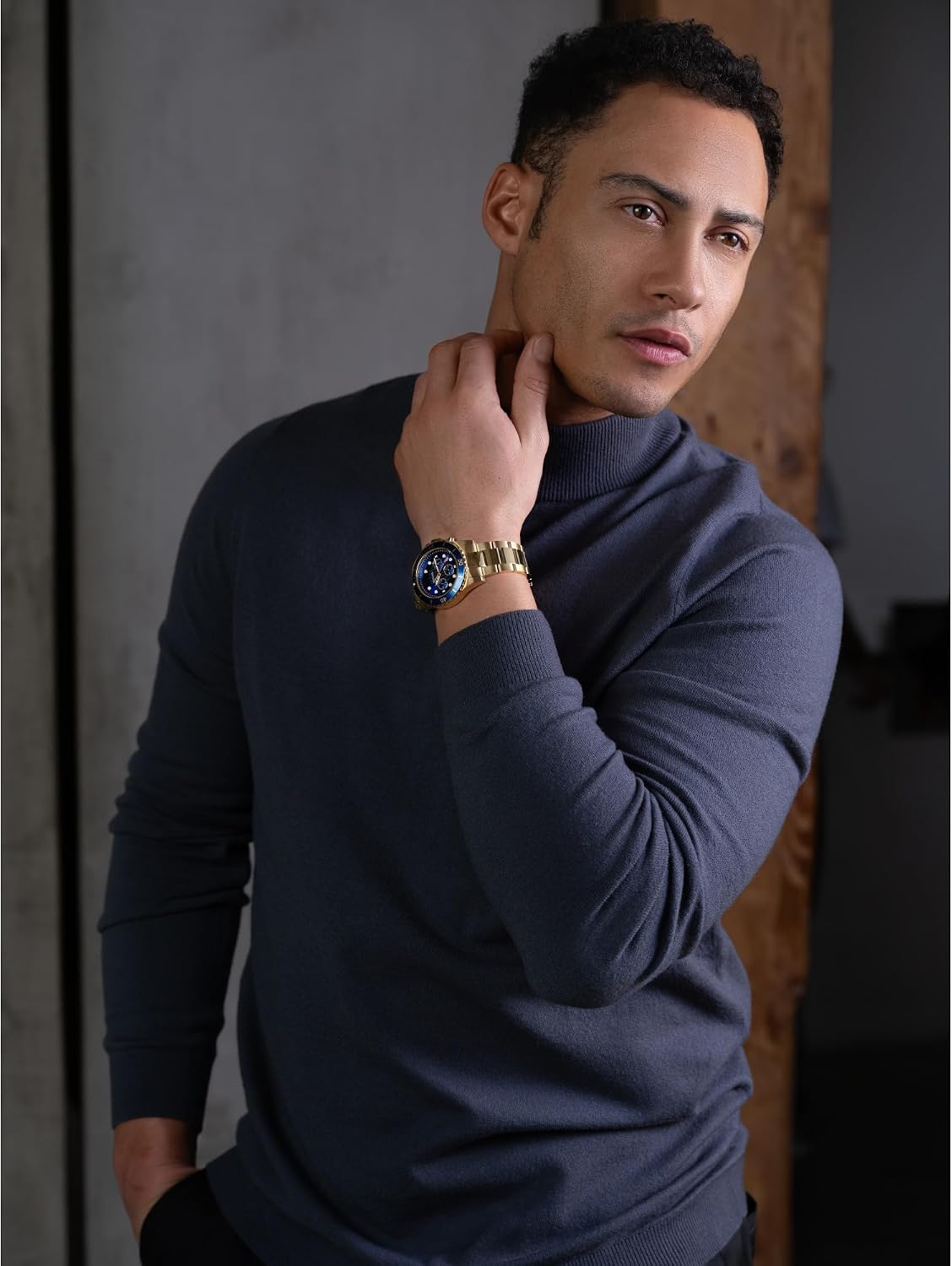 Bulova Reloj deportivo clásico para hombre de 6 manos con cronógrafo de cuarzo, calendario con fecha, manecillas y marcadores luminosos, resistente al agua hasta 100M, 44mm