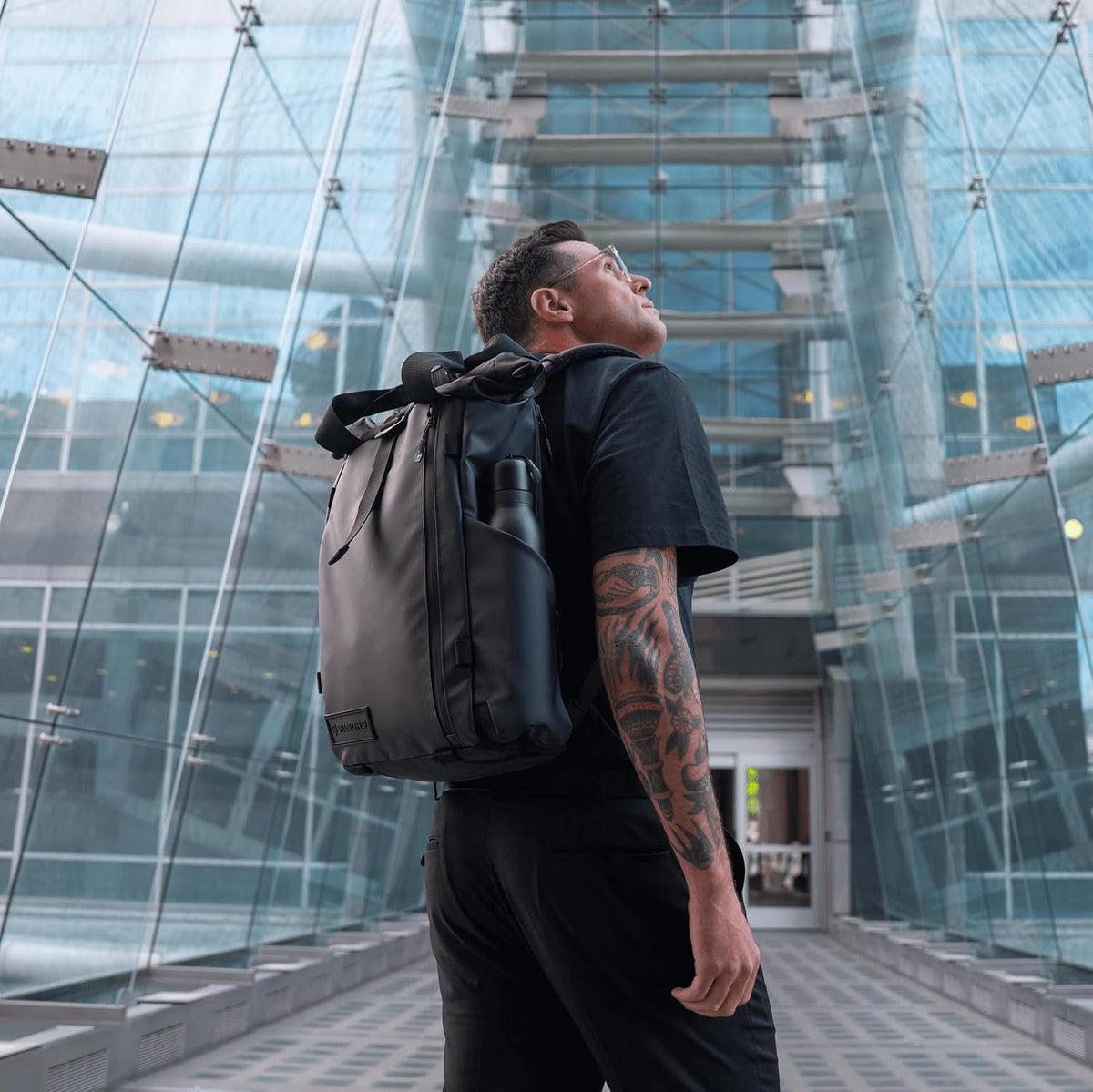 WANDRD Mochila EDC PRVKE: mochila de viaje de transporte diario con acceso rápido para portátil, expansión enrollable, Verde Wasatch, Moderno