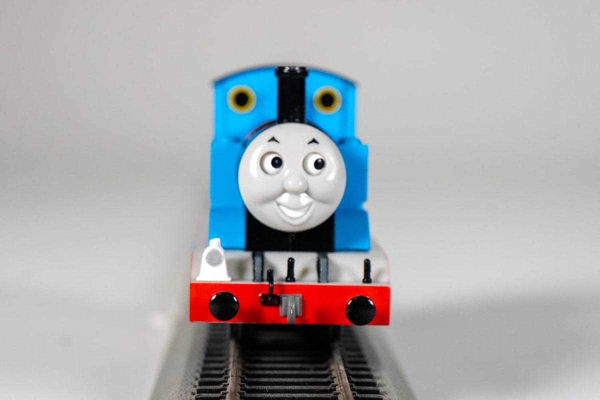 Bachmann Trains - THOMAS & FRIENDS THOMAS LA LOCOMOTORA CON OJOS MOVIBLES - Escala HO