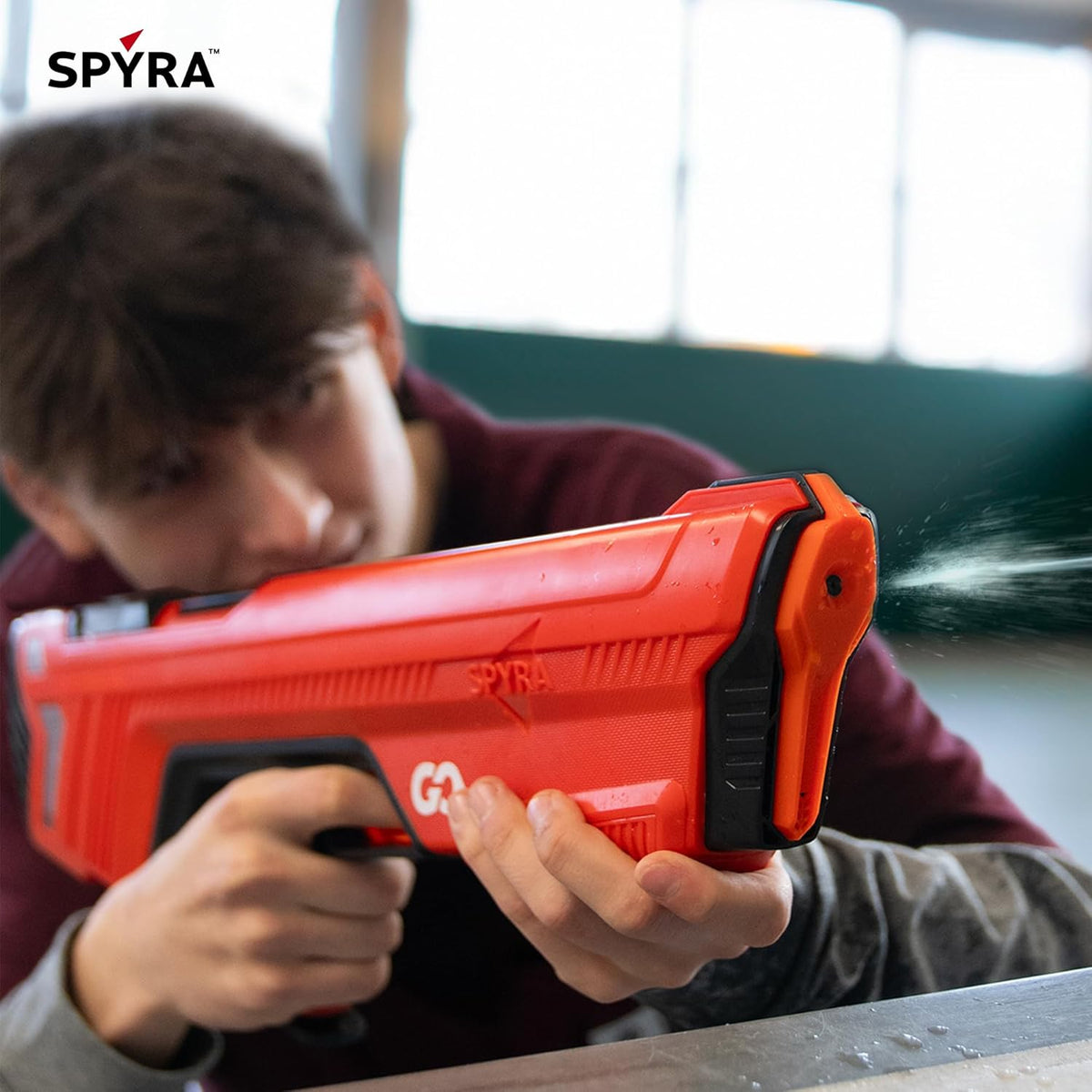 SPYRA Pistola de Agua Eléctrica, Lanzador de Agua Exterior con Pantalla LED, Rojo