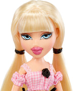Bratz Goin' Out! Muñeca de moda Cloe con accesorios