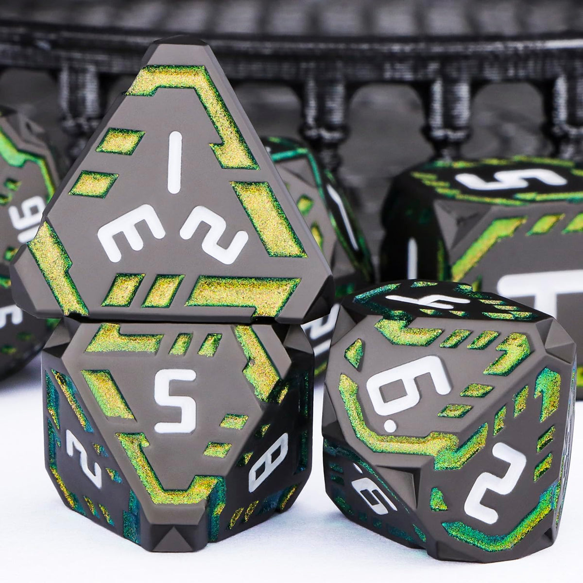 Juego de dados de ciencia ficción DND de metal, 7 dados poliédricos luminosos a rayas naranjas para Dungeons Dragons RPG, dados D y D con purpurina con caja de regalo D6 D8 D10 D12 D20
