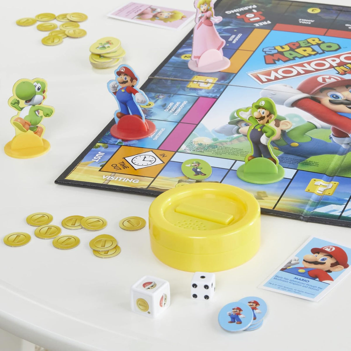 Juego de mesa Monopoly Junior Edición Super Mario, Diversión para niños de 5 años en adelante, Explora el Reino de los Hongos como Mario, Peach, Yoshi o Luigi (Exclusivo de Amazon)
