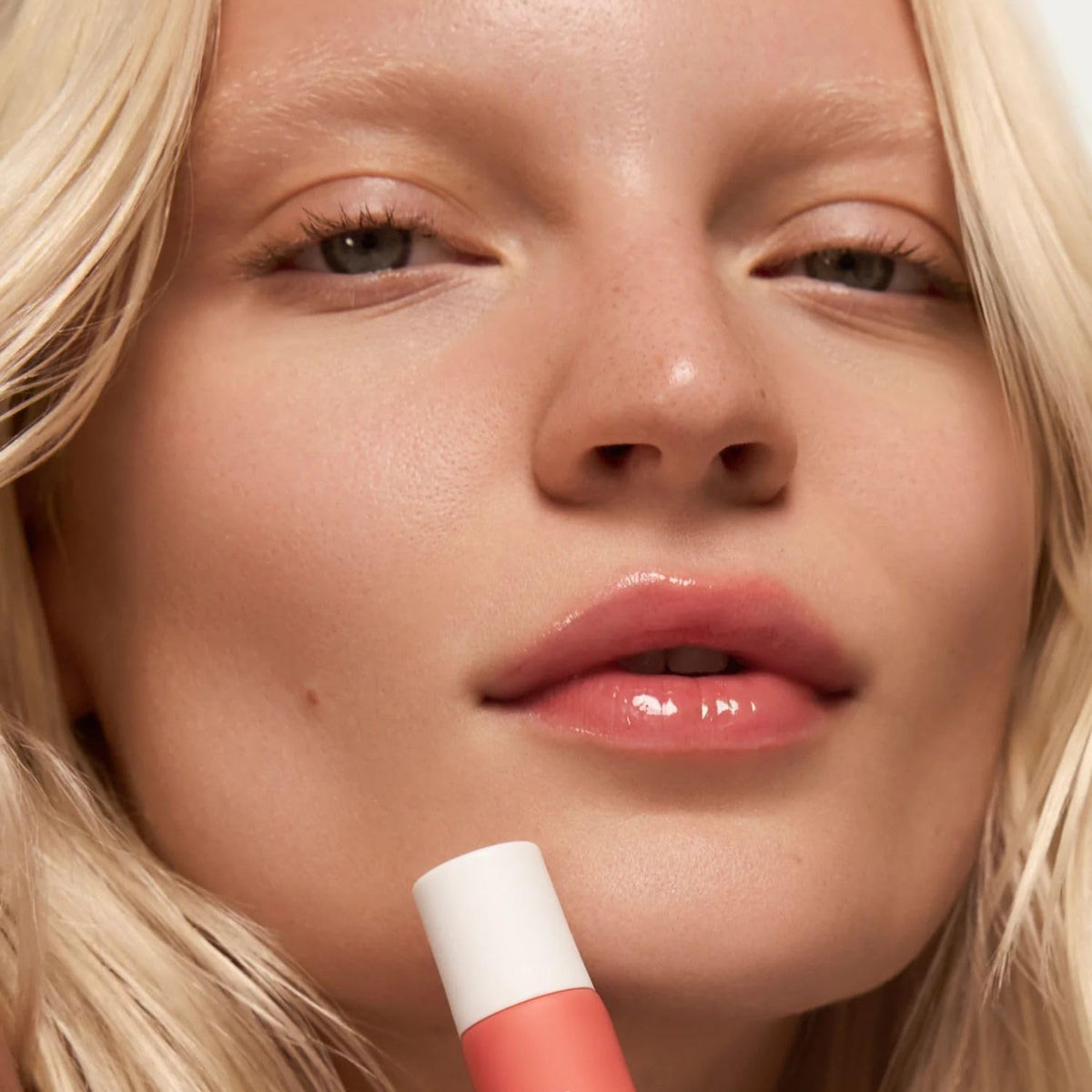 Bálsamo labial tintado Summer Fridays - Bálsamo labial vegano acond...