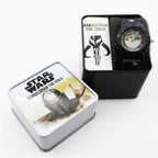 Accutime Star Wars Baby Yoda Reloj de pulsera analógico de cuarzo con cara pequeña, detalles verdes para niñas, niños de todas las edades (MNL9001AZ), Verde, Reloj de pulsera analógico