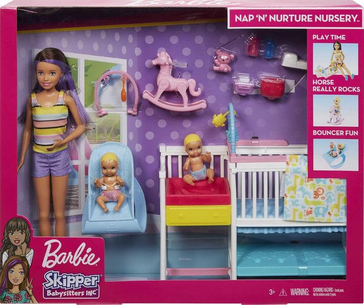 Muñecas y juego de Barbie Skipper Babysitters Inc, guardería para t...