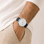 Reloj para Hombre a.b.art – Indicador de Fecha Saltante, Movimiento de Cuarzo Ronda, Cristal de Zafiro, Caja Ultrafina de Acero Inoxidable, Reloj de Pulsera Minimalista Estilo Bauhaus 41MM