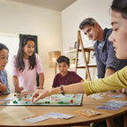 Monopoly - Juego de mesa familiar para 2 a 6 jugadores y niños a partir de 8 años, incluye 8 tokens (Edición Token Vote)