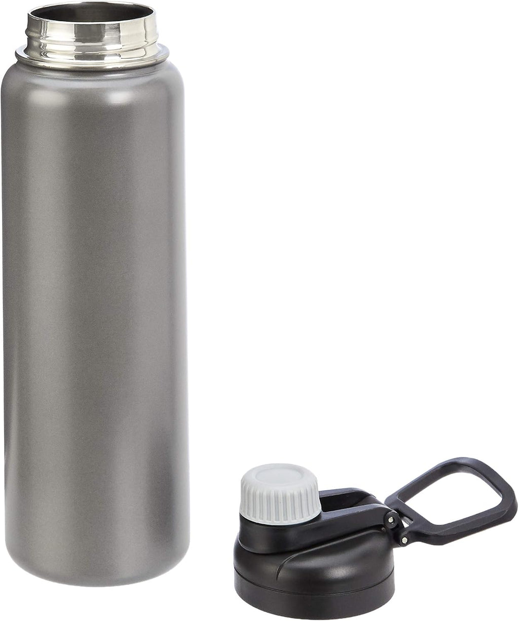 Amazon Basics Botella de agua grande aislada de acero inoxidable, tapa de boquilla a prueba de fugas, sin BPA, aislada al vacío, mantiene las bebidas frías, portátil, 30.1 onzas, gris