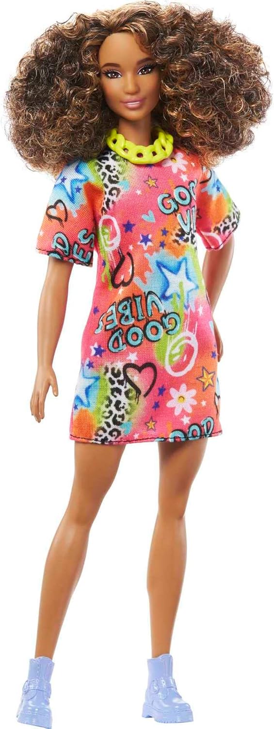 Muñeca Barbie Fashionistas #201, cuerpo atlético con cabello castañ...