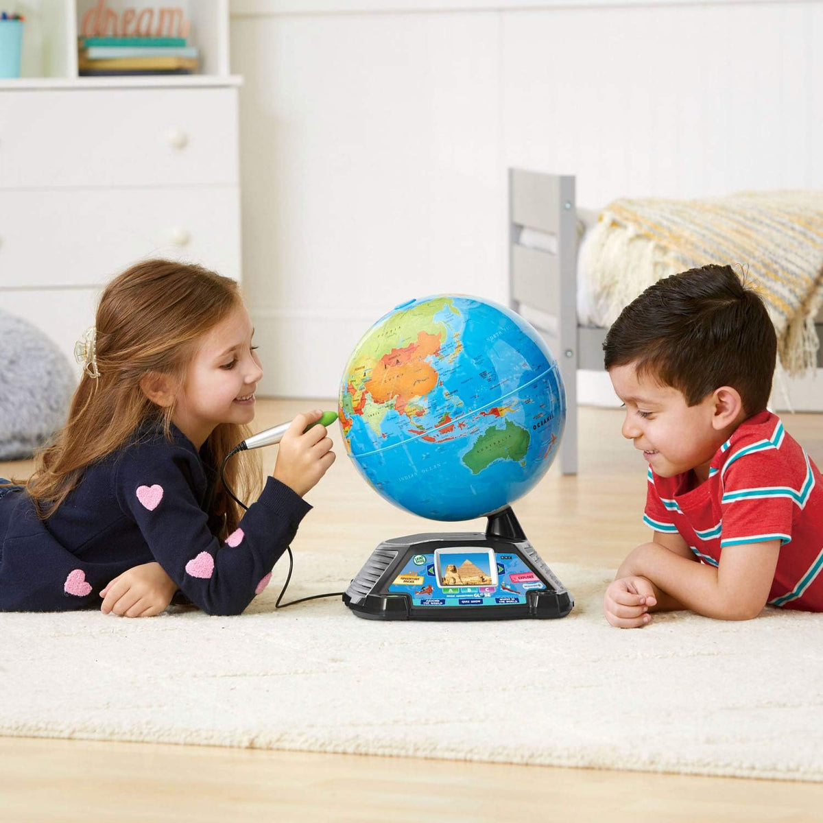 LeapFrog Magic Adventures Globe