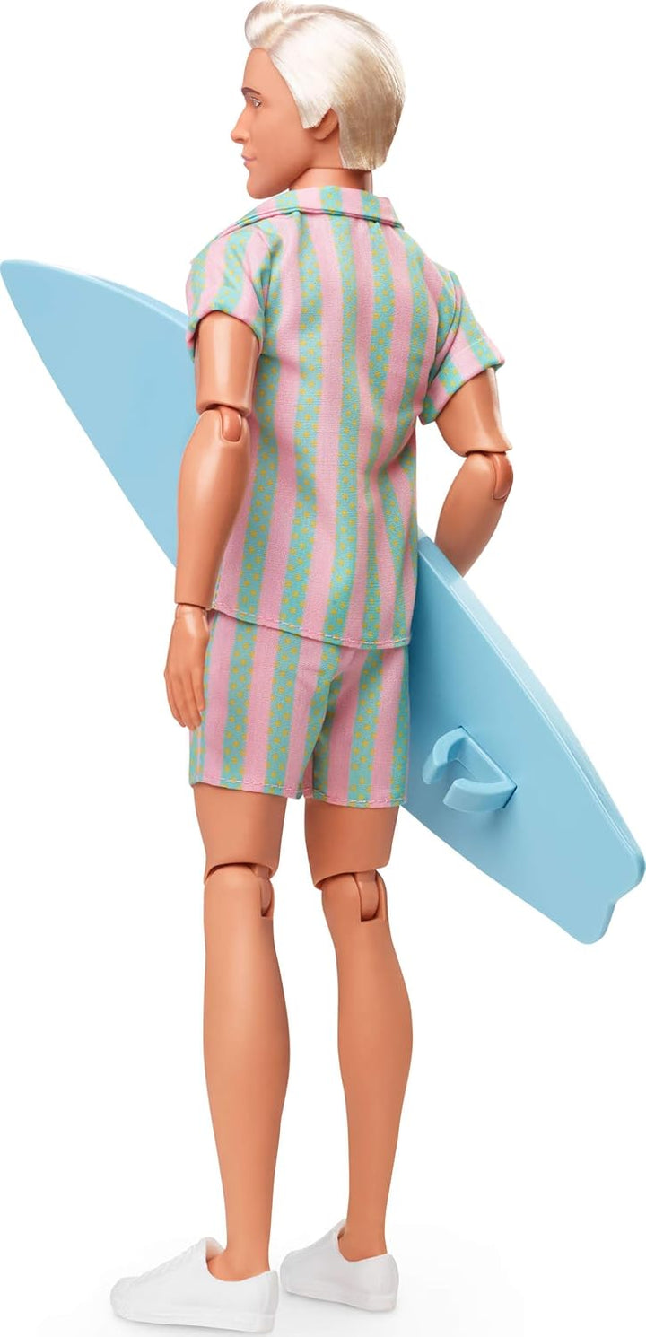 Barbie The Movie Ken Doll con juego de playa a rayas rosa pastel y...