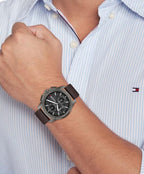 Tommy Hilfiger Reloj clásico de cuarzo multifunción – Reloj de pulsera con correa de cuero para hombre – Resistente al agua hasta 5 ATM/164 ft – Moda premium para uso diario – 1.732 in