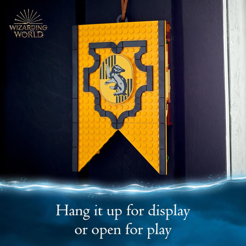 LEGO Harry Potter Banderín de la Casa Hufflepuff de Hogwarts 76412 Sala Común del Castillo de Hogwarts, Decoración de Pared, Set de Construcción con 3 Minifiguras y Mandrake, Juguete Coleccionable de